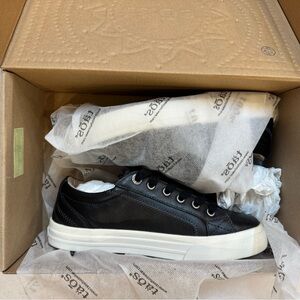 Taos Footwear Plim Soul Lux Leather Sneakers